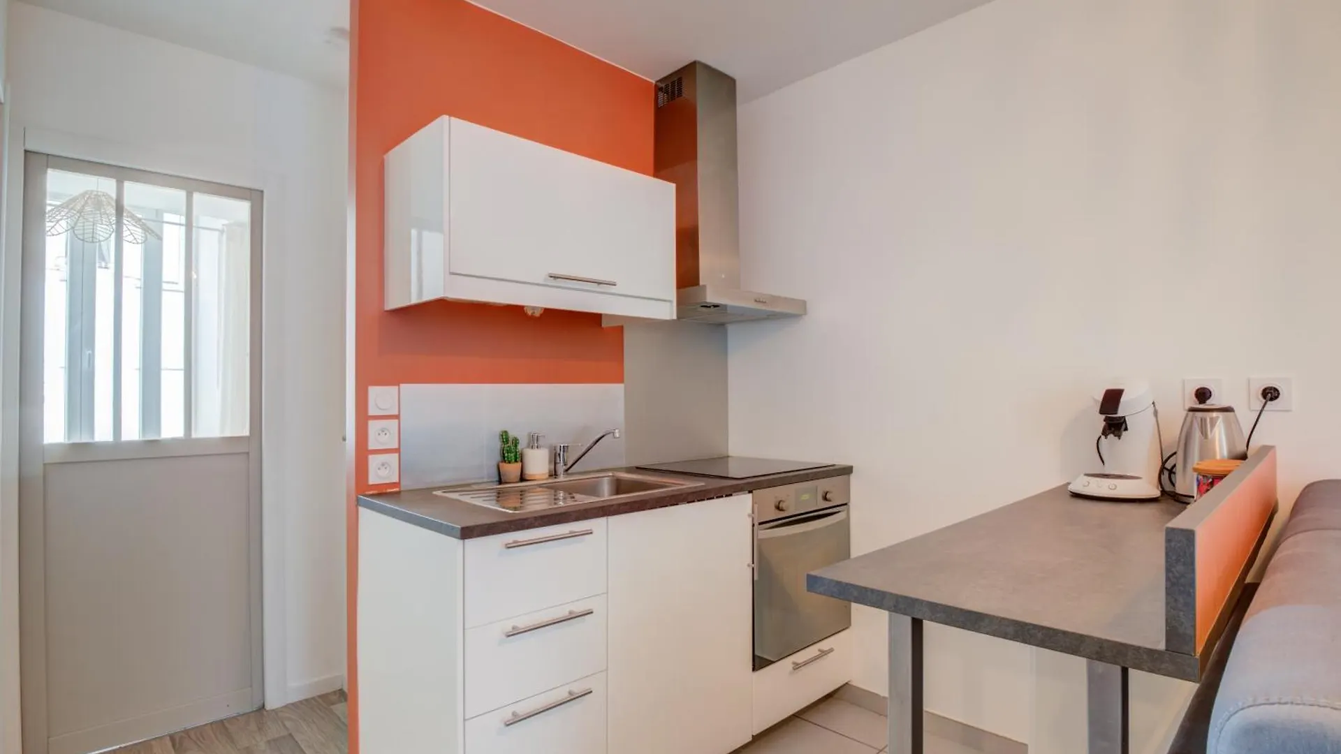 Apartment “Le Terracotta” Terrasse -Centre Ville- Cosy Bourg-en-Bresse