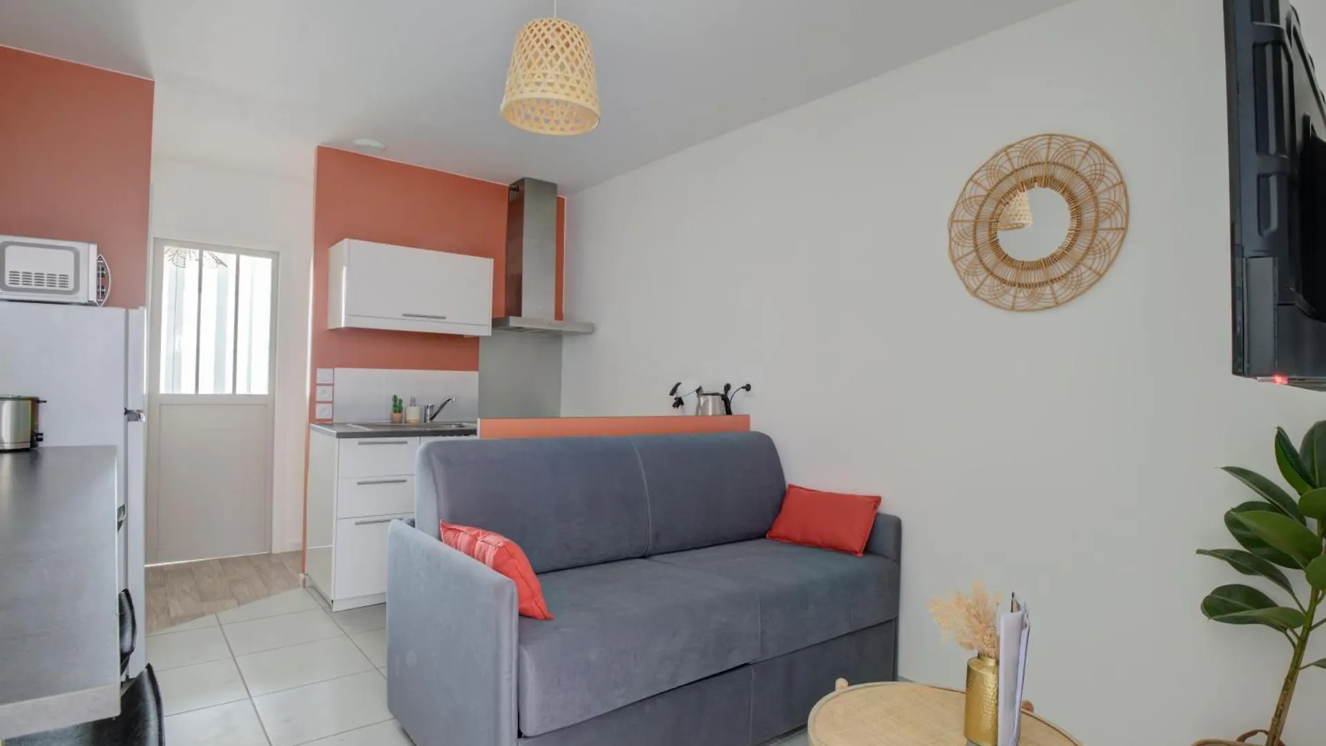 Apartment “Le Terracotta” Terrasse -Centre Ville- Cosy Bourg-en-Bresse