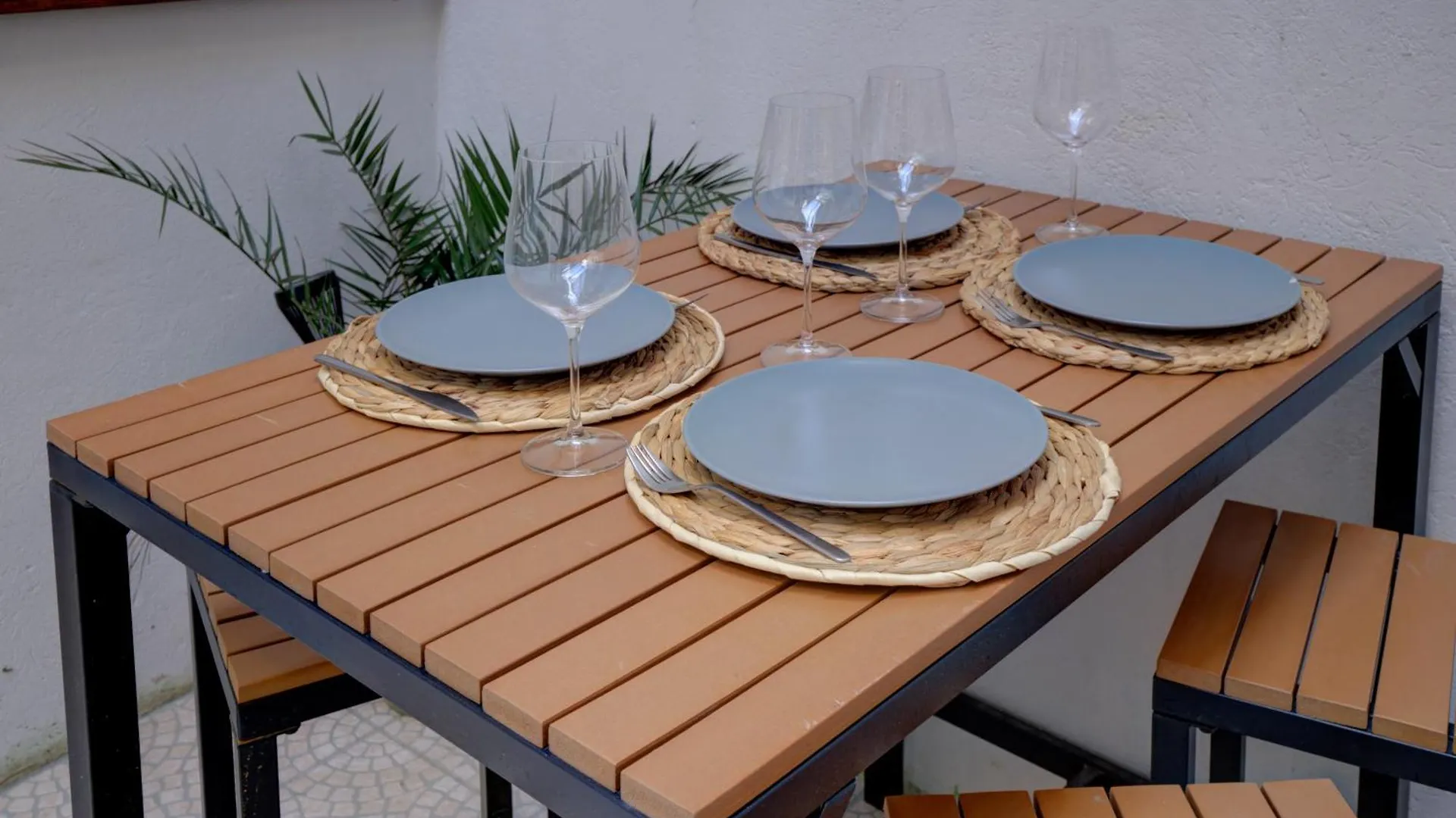 Apartment “Le Terracotta” Terrasse -Centre Ville- Cosy Bourg-en-Bresse France